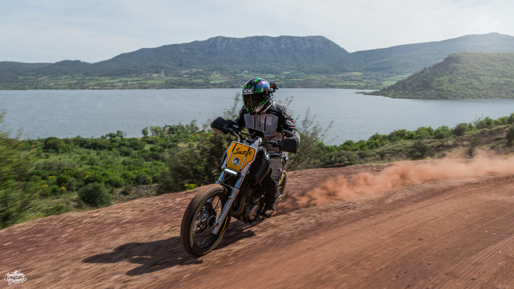 JBP_2784-Modifier_WAL1080 photographie photo drift bering moto lac montagne