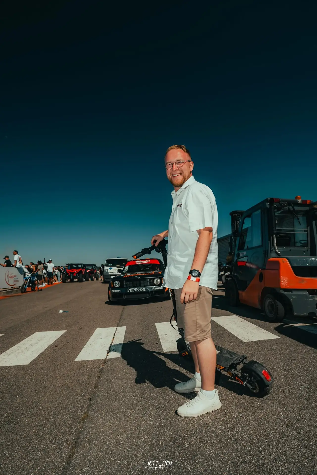 Jonathan Bricourt sur le terrain lors d’un événement automobile